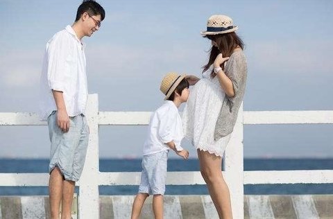 {正规三代代孕那里有}代生宝宝积食发烧，家长如何应对与预防